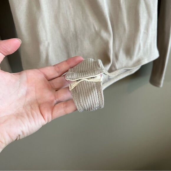 ✨ The Range NYC Women’s Cream Mass Rib Cross Back Long Sleeve Bodysuit Large - Picture 12 of 14